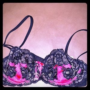 💥2for$25💥Victoria’s Secret black/hot pink bra